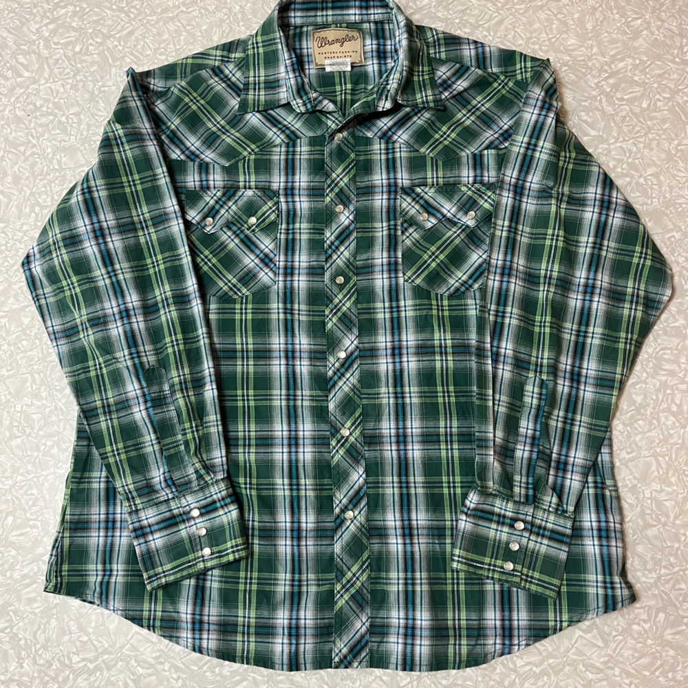 Wrangler Green and White Plaid Button Down Shirt
